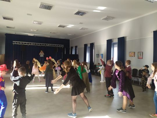 🎭✨ Ostatni dzień ferii z GOK i Biblioteką za nami! ✨🎭 🎭✨ Ostatni dzień ferii z GOK i Biblioteką za nami! ✨🎭