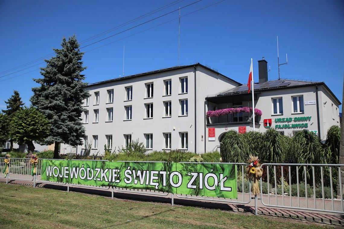 Podziękowanie Dyrektor Gminnego Ośrodka Kultury w Fajsławicach Podziękowanie Dyrektor Gminnego Ośrodka Kultury w Fajsławicach