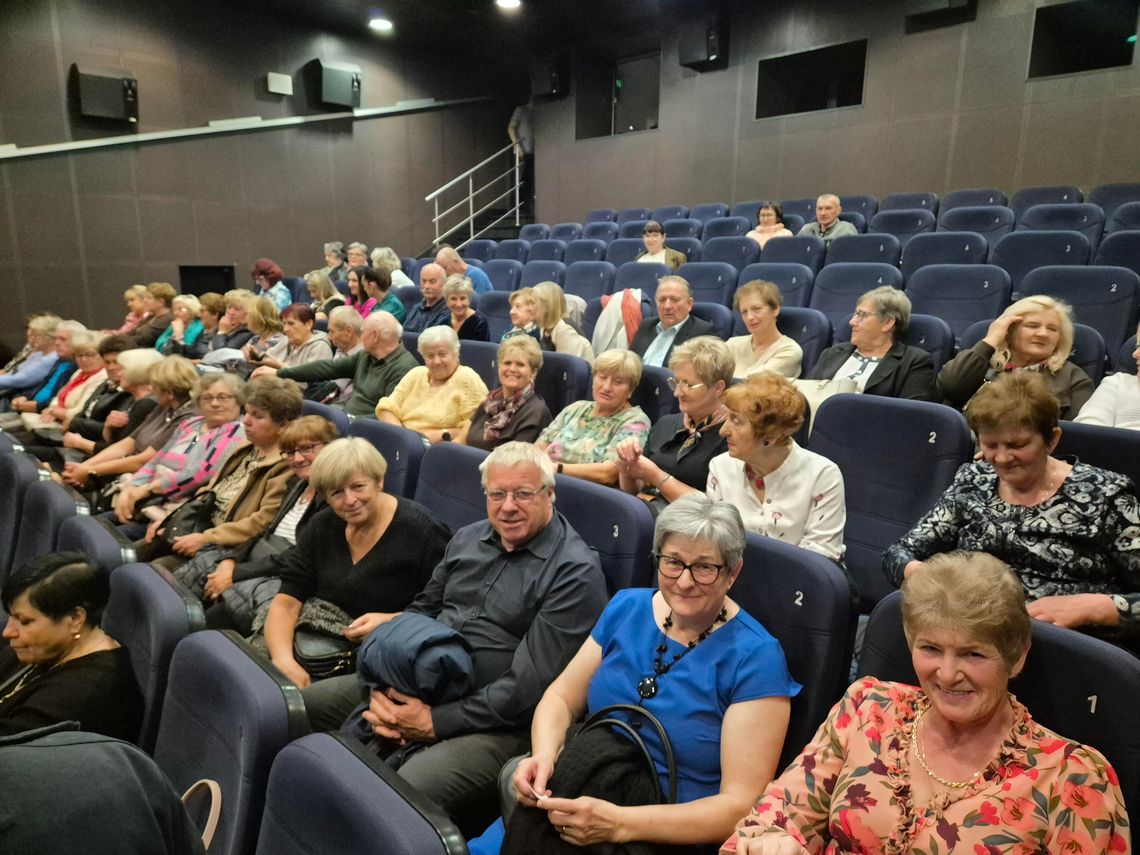Wyjazd 02.10.2026 r. na spektakl teatralny „Tu leży pies pogrzebany”. Wyjazd 02.10.2026 r. na spektakl teatralny „Tu leży pies pogrzebany”.